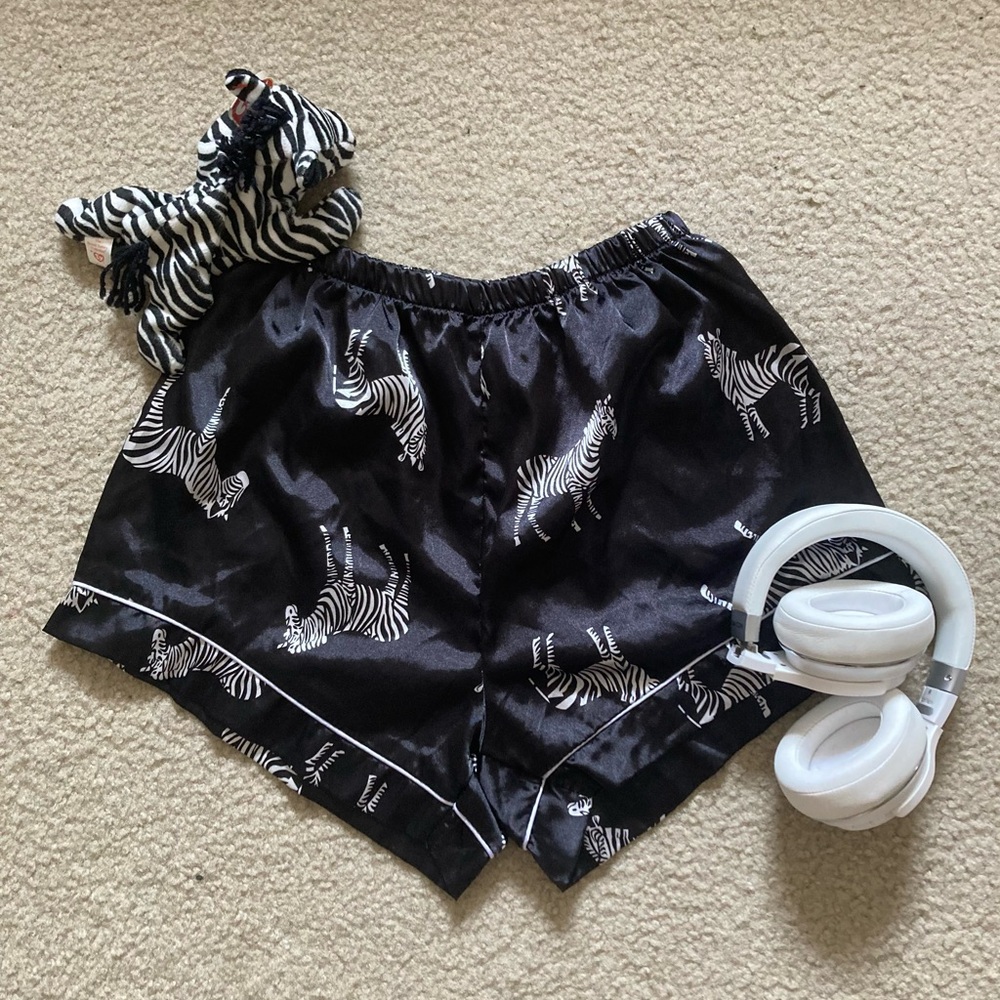 COZYEASE (AMAZON) casual pajama shorts with zebra print